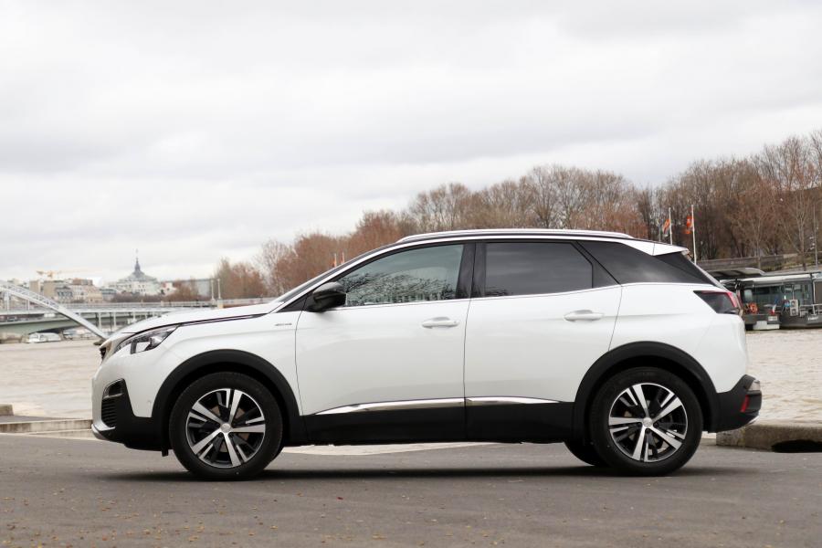  Peugeot 3008 GT Line 2016 года  (WW) (фото 16 из 42)